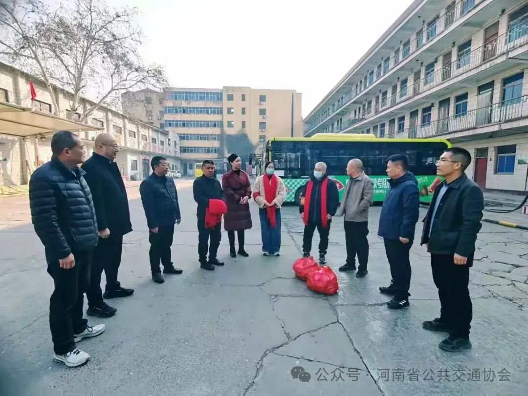 简篇-坚守岗位护春运 暖心护航团圆路——巩义公交圆满完成 2026年春节出行保障工作 图片